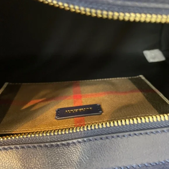 Burberry Banwell Tote navy Leather Shoulder Bag New